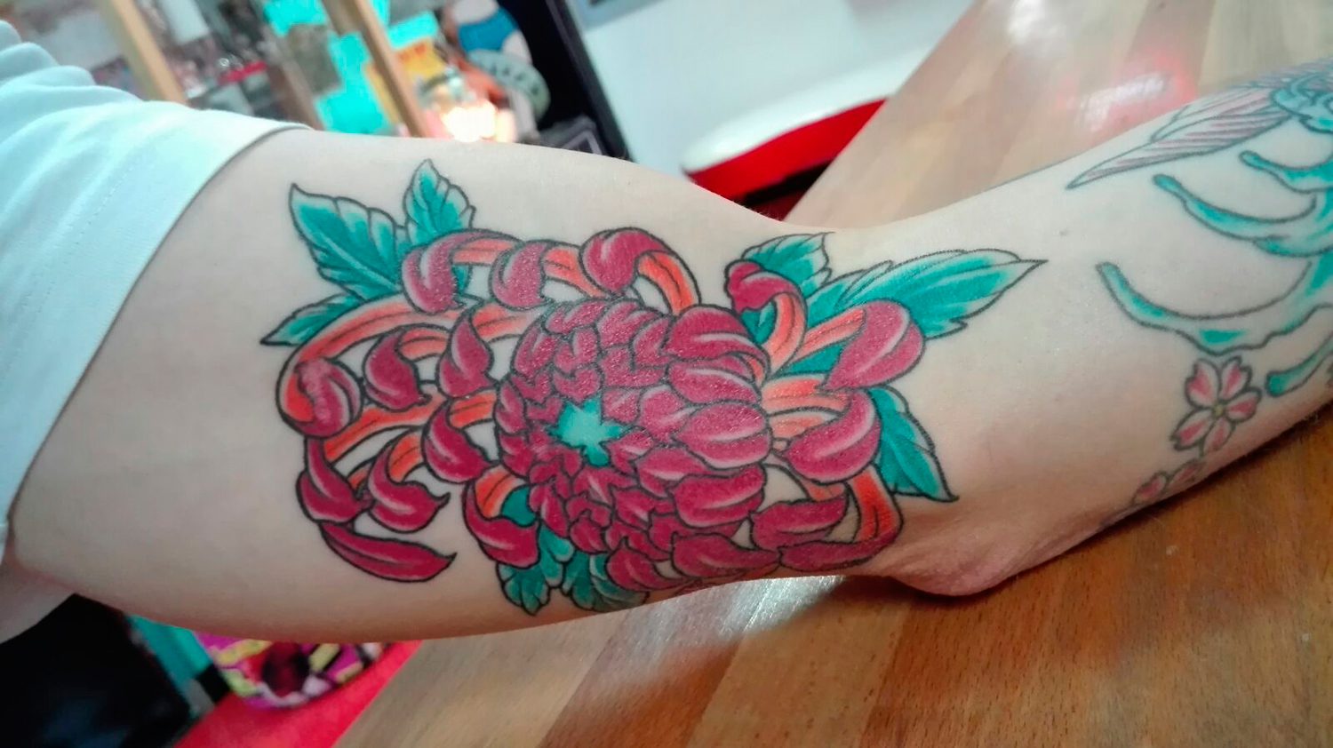 Tatuaje Crisantemo Flor estilo tradicional japones