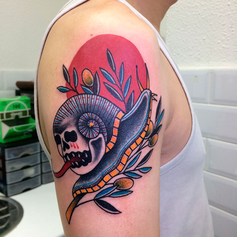 tatuaje-Caracol-estilo-tradicional