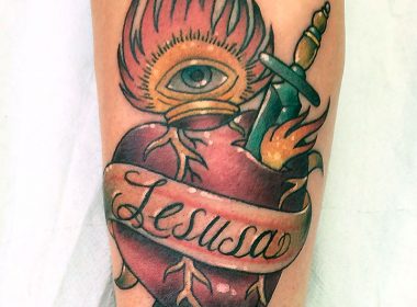 Tatuaje-Corazon-con-Daga-y-Nombre