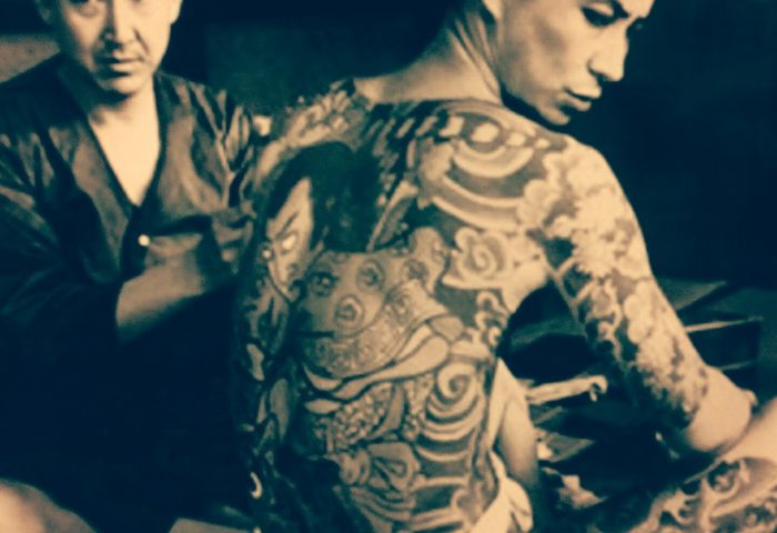 Mafia yakuza tatuandose