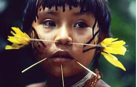 Niño tribal con piercing