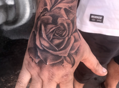 Tatuaje-Rosa-Mano