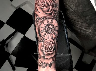 Tatuaje-Reloj-y-Rosas